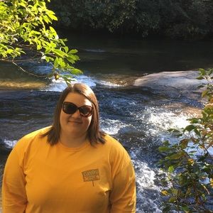 Meet your Posher, Elizabeth